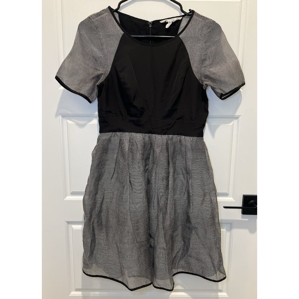 BCBGeneration Dress Size 0 Black & Gray Striped Fit & Flare Dress